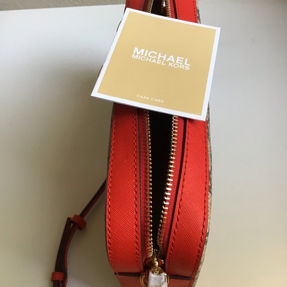 ❗️SOLD ❗️NWT Michael Kors LG EW Crossbody - Picture 7 of 8